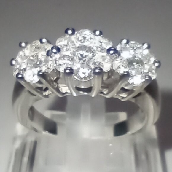 14Kt White Gold Full-Carat White Diamond Flower Cluster Ring - Picture 1 of 6